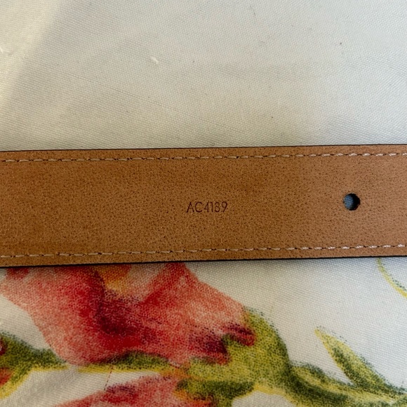 Brand new Louis Vuitton belt just purchased!!!! Never worn absolutely new! - Picture 5 of 8